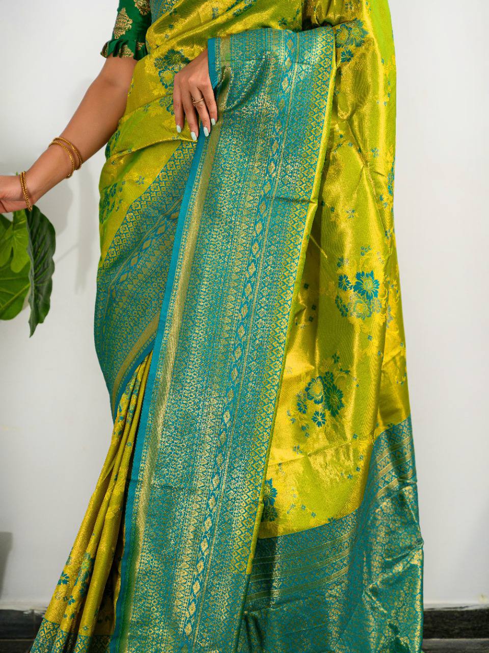 Parrot Pure Heavy Golden Contrast Kanjeevaram Silk Saree