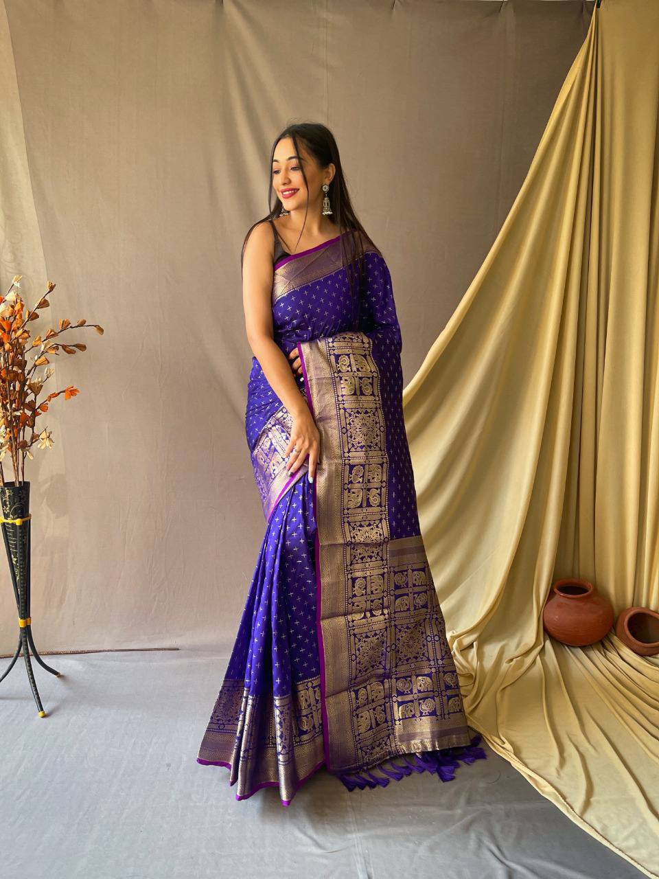 Blue Heavy Copper Jacquard Weaving Border Handloom Saree