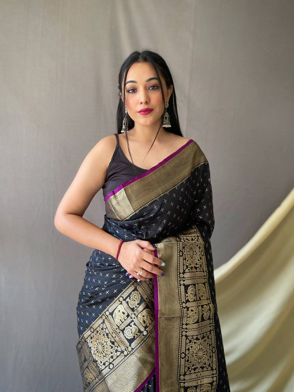 Dark Blue Heavy Copper Jacquard Weaving Border Handloom Saree